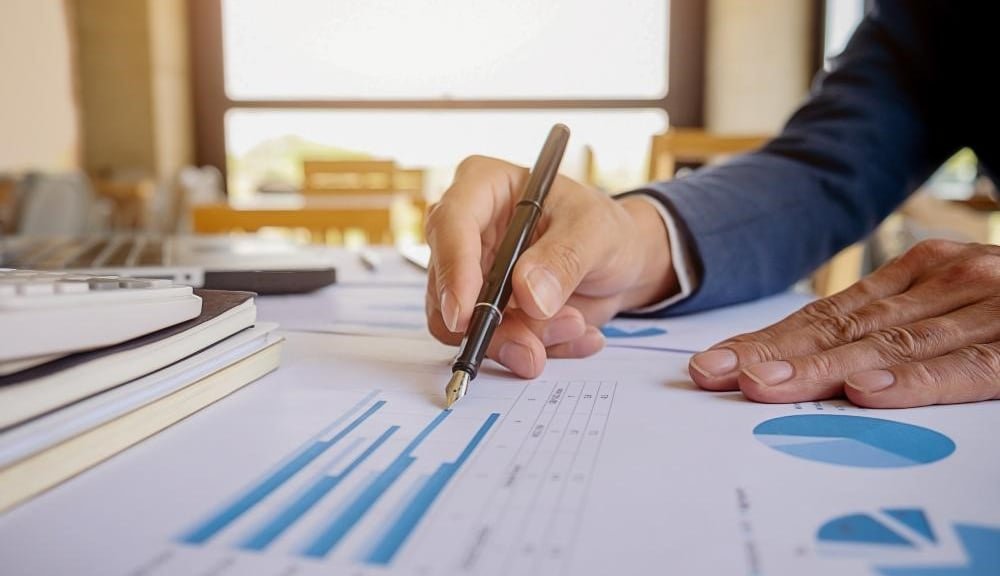 Feasibility Assessment in Qatar: How to Validate Demand, Costs, and Regulatory Fit